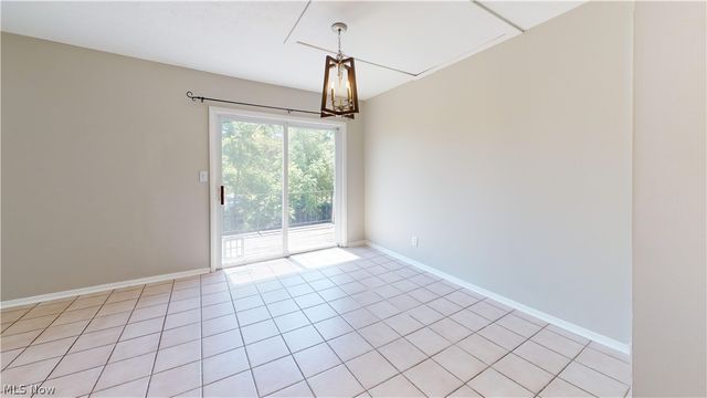 824 S Chillicothe Road 14, Aurora, OH 44202