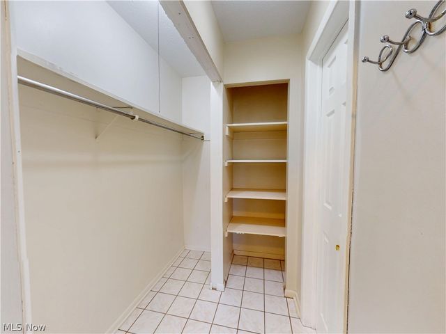 824 S Chillicothe Road 14, Aurora, OH 44202