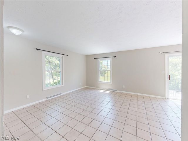 824 S Chillicothe Road 14, Aurora, OH 44202