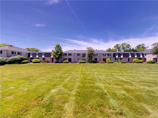 824 S Chillicothe Road 14, Aurora, OH 44202