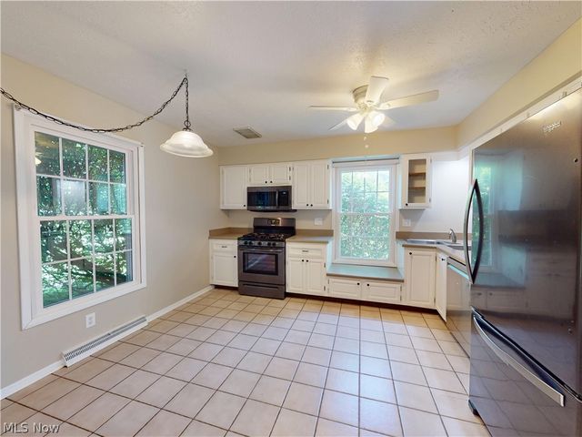 824 S Chillicothe Road 14, Aurora, OH 44202