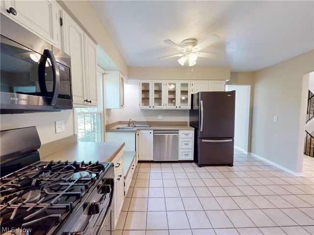 824 S Chillicothe Road 14, Aurora, OH 44202