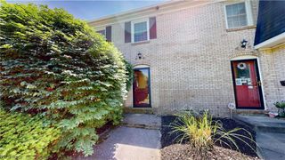 824 S Chillicothe Road 14, Aurora, OH 44202