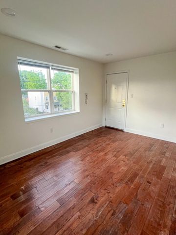 5501 FOOTE ST NE, Washington, DC 20019