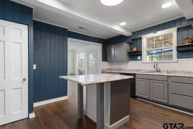 519 W Buchanan, Mineola, TX 75773