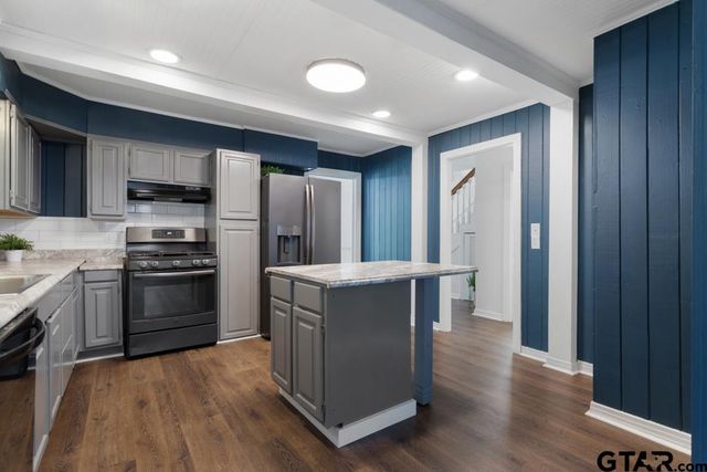 519 W Buchanan, Mineola, TX 75773