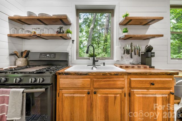 2504 Upper Paw Paw Road, Marshall, NC 28753