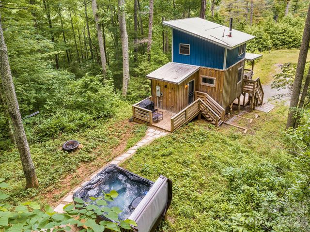 2504 Upper Paw Paw Road, Marshall, NC 28753