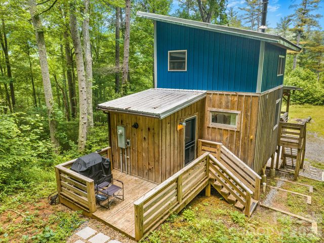 2504 Upper Paw Paw Road, Marshall, NC 28753