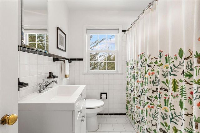 46 McDougal Drive, White Plains, NY 10603