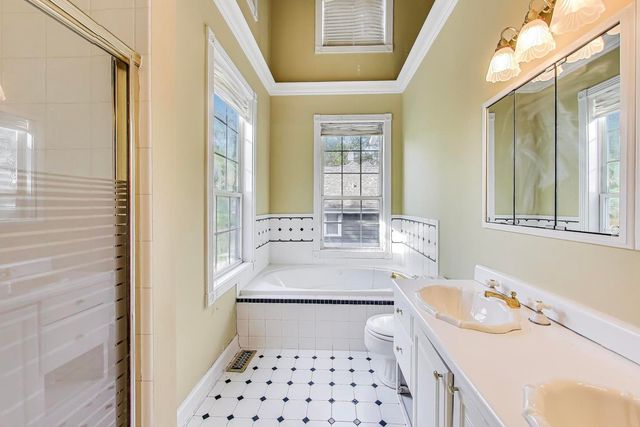 375 Park Avenue, Highland Park, IL 60035