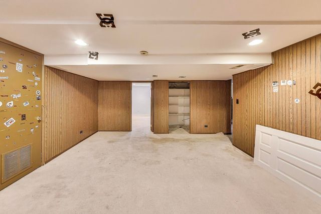 375 Park Avenue, Highland Park, IL 60035