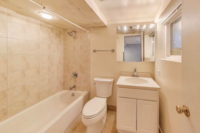 375 Park Avenue, Highland Park, IL 60035