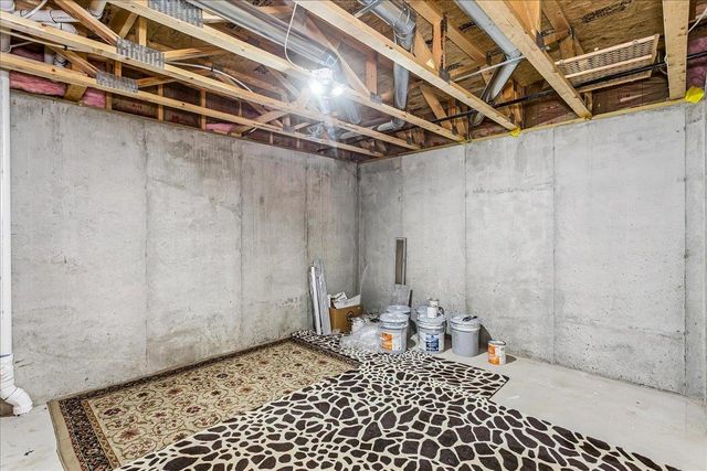 744 S Glen Wood Ct, Wichita, KS 67230