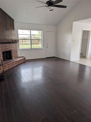 8703 Collingsdale Road, La Porte, TX 77571