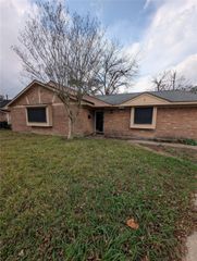 8703 Collingsdale Road, La Porte, TX 77571