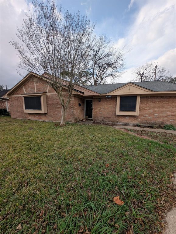 8703 Collingsdale Road, La Porte, TX 77571