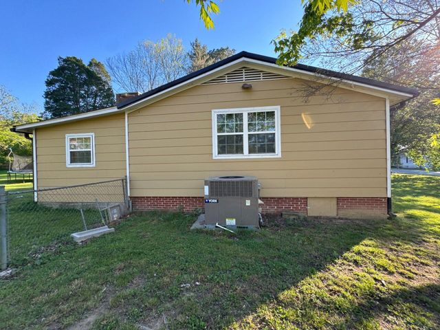 813 Foster Mill Drive, Lafayette, GA 30728