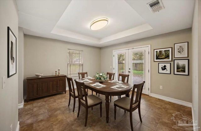 8445 Rynes Cir, Navarre, FL 32566