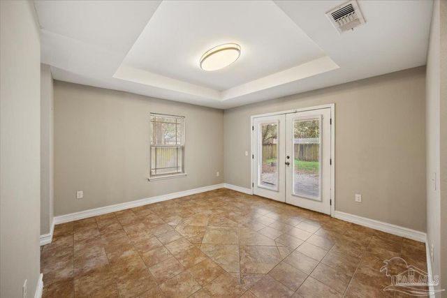 8445 Rynes Cir, Navarre, FL 32566