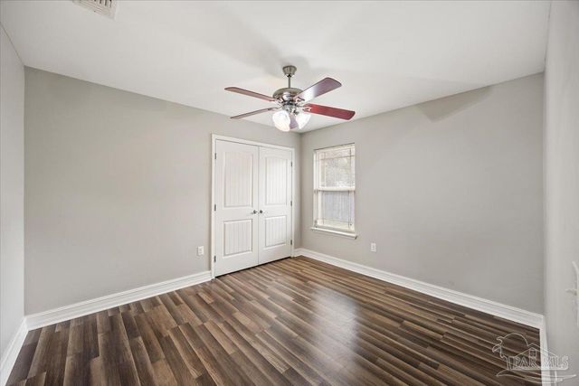 8445 Rynes Cir, Navarre, FL 32566