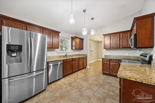 8445 Rynes Cir, Navarre, FL 32566