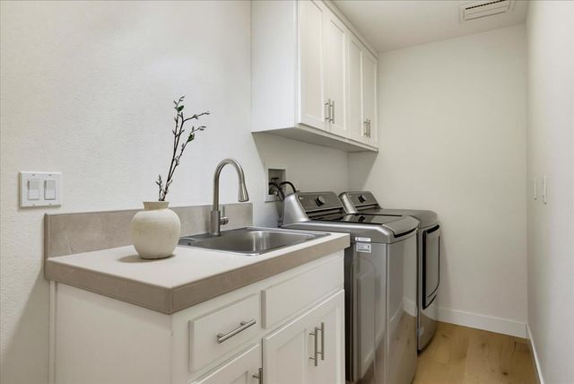 18087 Jayhawk Dr, Penn Valley, CA 95946