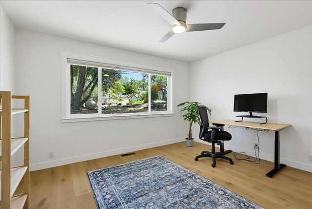 18087 Jayhawk Dr, Penn Valley, CA 95946