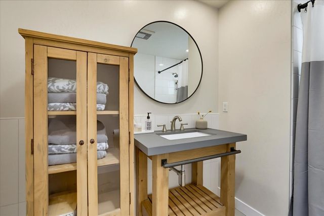 18087 Jayhawk Dr, Penn Valley, CA 95946
