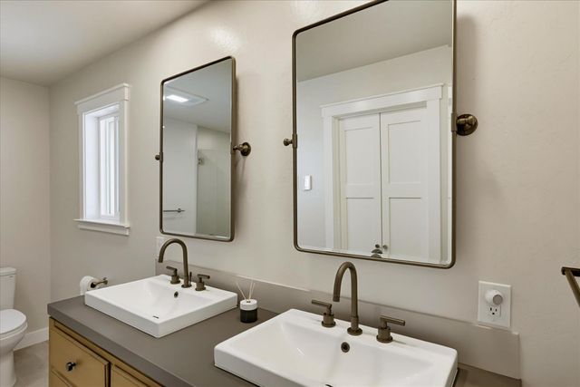 18087 Jayhawk Dr, Penn Valley, CA 95946
