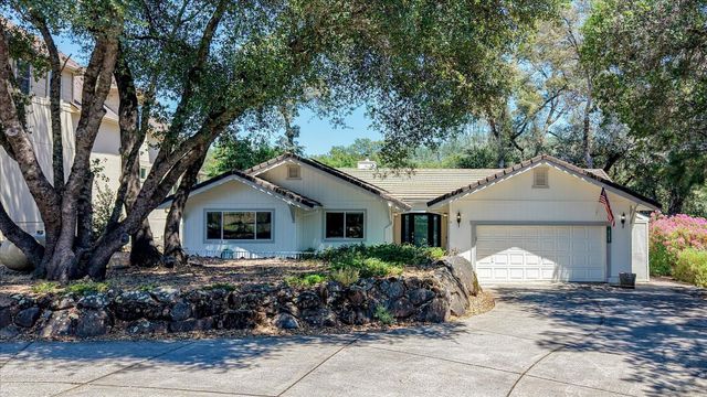 18087 Jayhawk Dr, Penn Valley, CA 95946