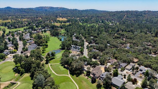 18087 Jayhawk Dr, Penn Valley, CA 95946