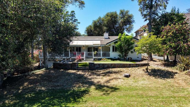 18087 Jayhawk Dr, Penn Valley, CA 95946