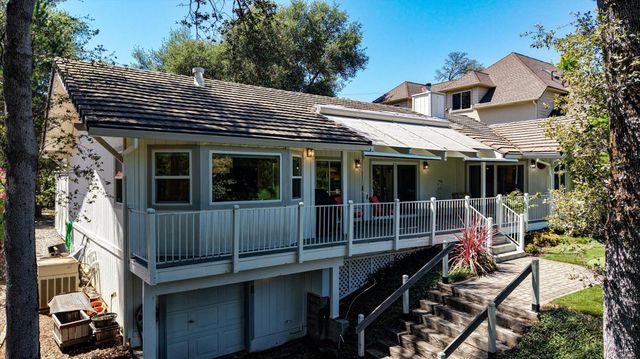18087 Jayhawk Dr, Penn Valley, CA 95946