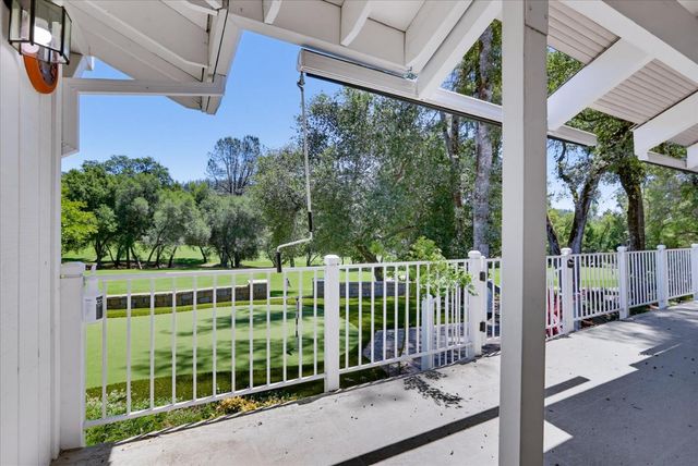 18087 Jayhawk Dr, Penn Valley, CA 95946