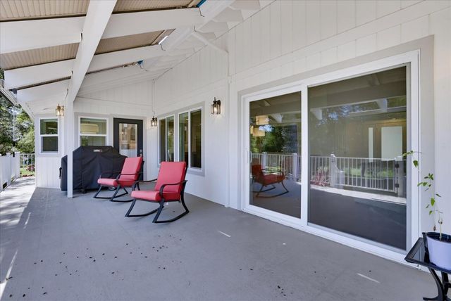 18087 Jayhawk Dr, Penn Valley, CA 95946