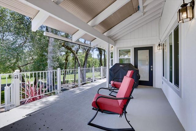 18087 Jayhawk Dr, Penn Valley, CA 95946