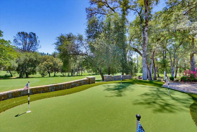 18087 Jayhawk Dr, Penn Valley, CA 95946