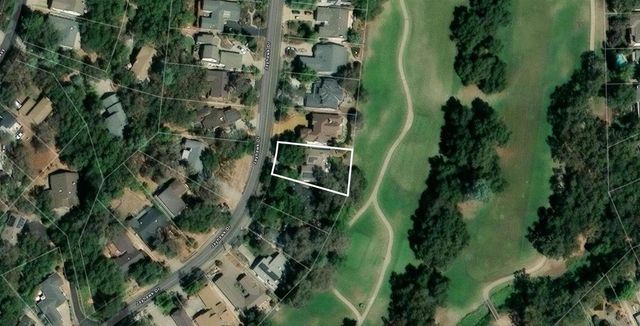 18087 Jayhawk Dr, Penn Valley, CA 95946