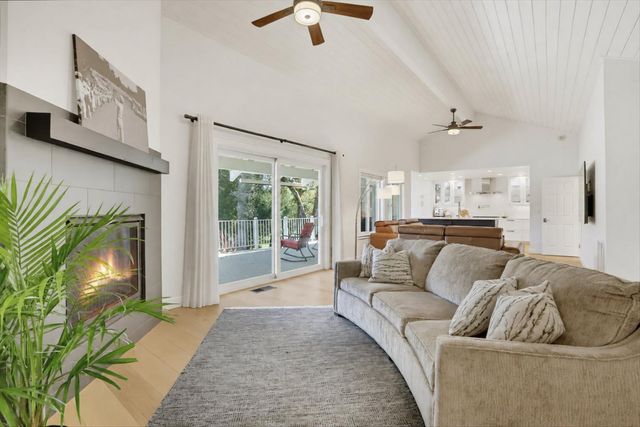 18087 Jayhawk Dr, Penn Valley, CA 95946