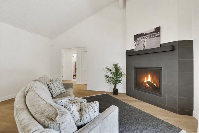 18087 Jayhawk Dr, Penn Valley, CA 95946