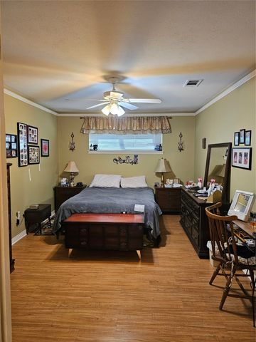 1914 Surrey Circle, Grand Prairie, TX 75050