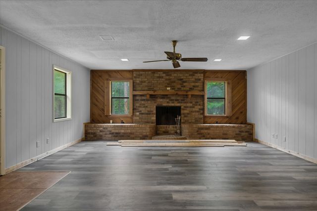 6179 State Highway 31 E, Murchison, TX 75778