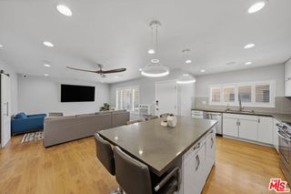 5232 Corteen Place 20, Los Angeles, CA 91607