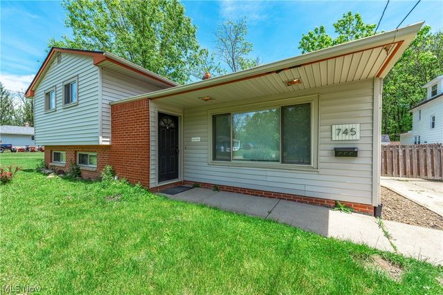 745 Wellmon Street, Bedford, OH 44146