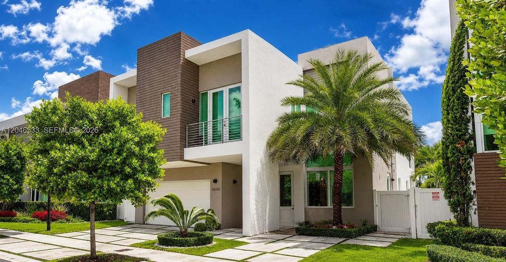 10561 NW 68th Terrace, Doral, FL 33178