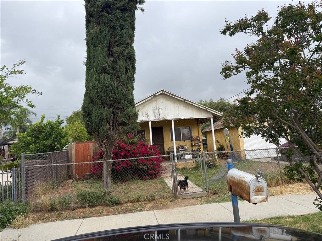 529 W N, Colton, CA 92324