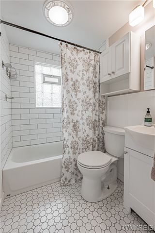 51 Sanders Road, Buffalo, NY 14216