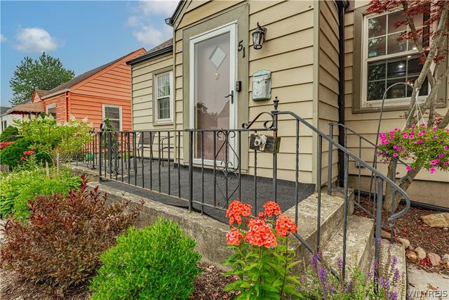 51 Sanders Road, Buffalo, NY 14216