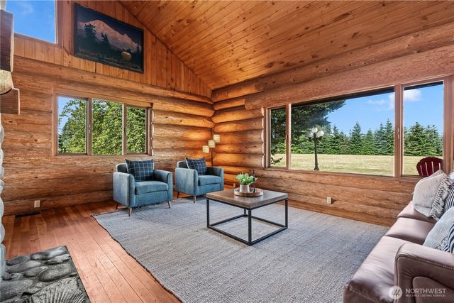 1231 Willeys Lake Rd, Ferndale, WA 98248